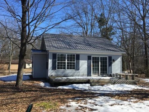 4252 Pebble Beach Dr, Gladwin, MI 48624-9657