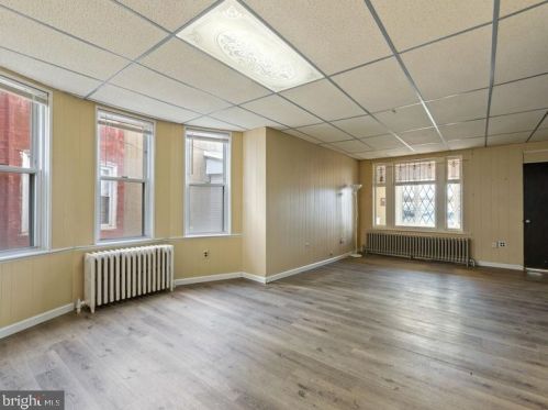 29 Macdade Blvd, Manor PA 19036-2406 exterior