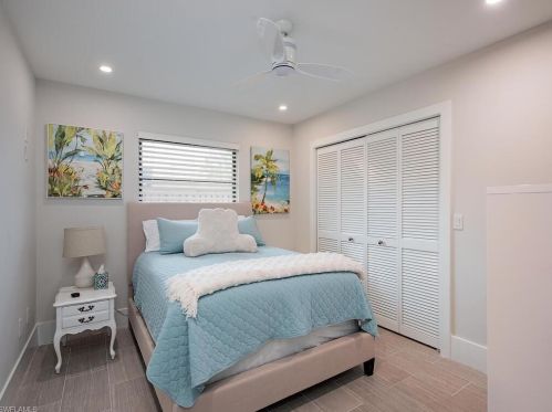 473 Cypress Way, Naples FL 34110-1107 exterior