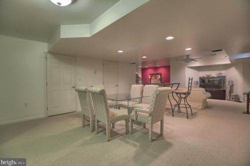 1014 Peggy Dr, Hummelstown PA 17036-9025 exterior