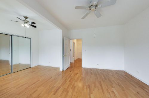 5647 Magnolia Ave, Chicago IL 60660-1908 exterior