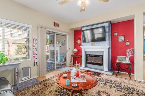 2036 Riviera Dr, Chandler AZ 85249-4867 exterior