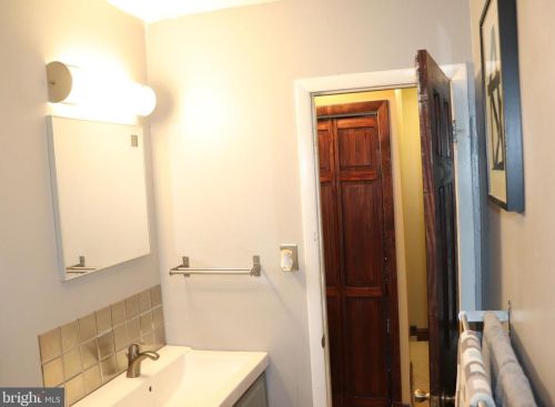 4617 6 St, Washington DC 20032-3502 exterior