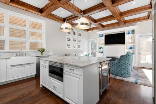 1131 Lill Ave, Chicago IL 60614-2296 exterior