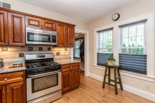 2905 Hackett Ave, Milwaukee WI 53211-3442 exterior