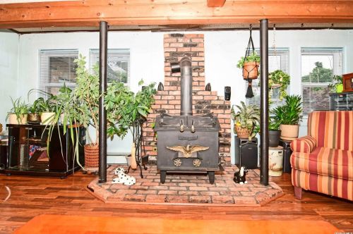 273 Essex St, Babylon NY 11704-2108 exterior