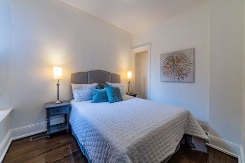 7225 Bennett Ave, Chicago IL  60649-2905 exterior