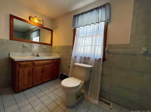 254 Jobs Hl Rd, Ellington CT 06029-2209 exterior