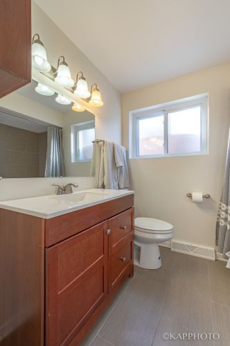 8351 Ln Salle St, Chicago IL 60628-7316 exterior