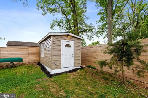 7307 Monticello Blvd, Springfield VA  22150-4134 exterior