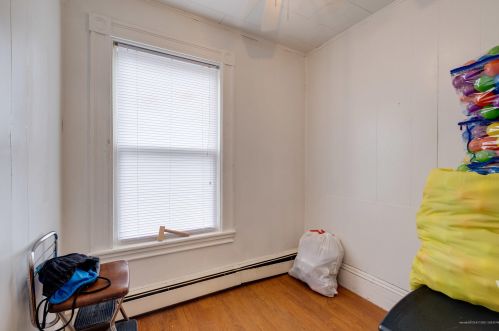 19 Melville St, Augusta ME 04330-7309 exterior