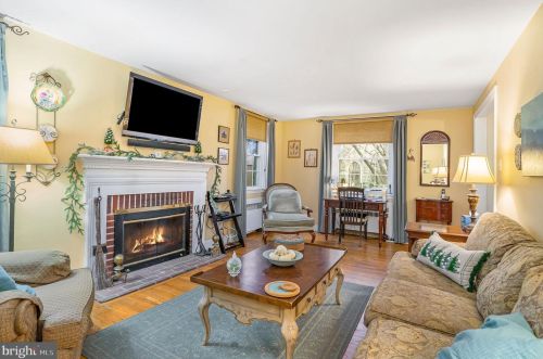 25 Myrtle Ave, Pittsburgh PA 19083-5706 exterior