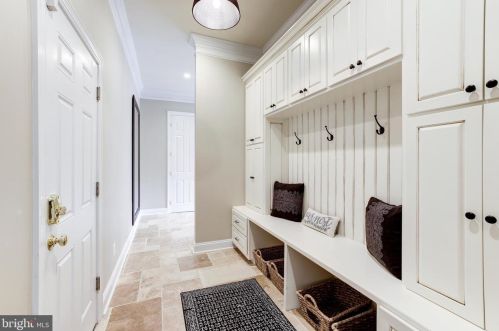 43235 Parkers Rdg Dr, Leesburg VA 20176-5108 exterior