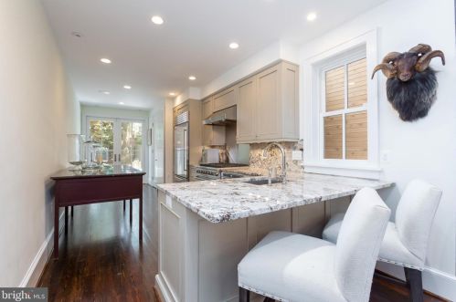 3137 O St, Washington DC 20020-3620 exterior