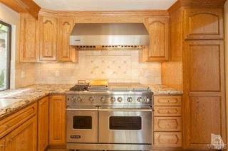 2390 Leeward Cir, Thousand Oaks CA  91361-3429 exterior