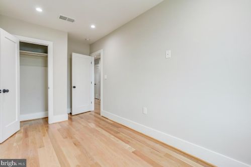 1624 D St, Washington DC  20003-2440 exterior