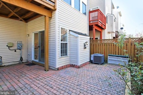 4999 Murtha St, Alexandria VA 22304-8612 exterior