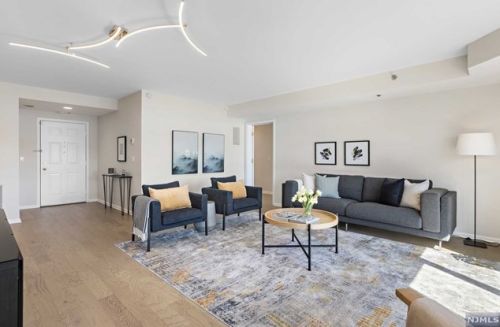 102 Adams Ct, Edgewater NJ 07020-1654 exterior