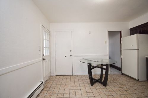 18 Longfellow Ter, Springfield MA  01108-2424 exterior