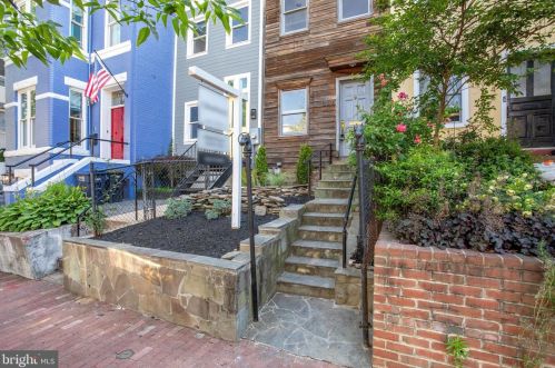 244 10th St, Washington DC  20002-6214 exterior