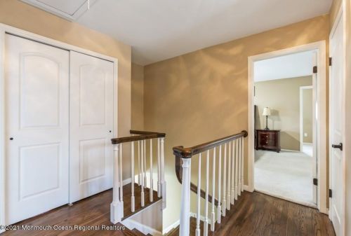 19 Sherwood Ln, Old Bridge NJ 08857-1634 exterior