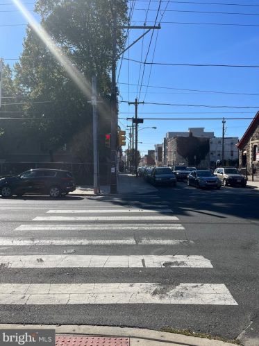 2038 5 St, Philadelphia PA 19148-2548 exterior