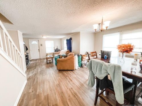 1032 High St, Killingly CT 06239-3018 exterior