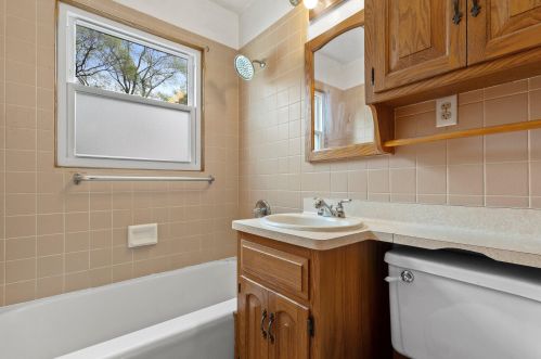 2954 55, Milwaukee WI 53219-3348 exterior