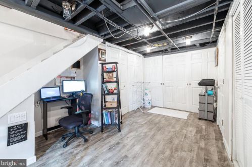 1011 Johnston St, Philadelphia PA 19145-4715 exterior