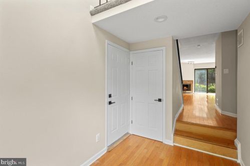 616 Sayre Dr, Princeton, NJ 08540-5834