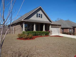 6716 Weathered Dr, Milton, FL 32570-2210