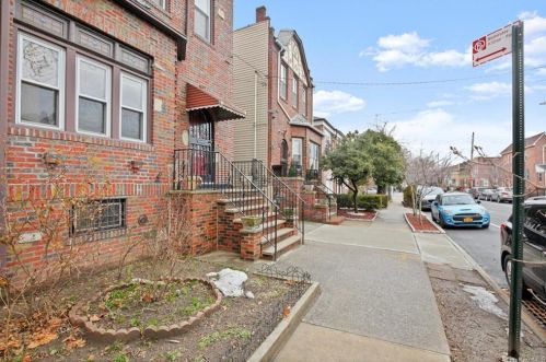 3243 Tibbett Ave, Bronx, NY 10463-3810