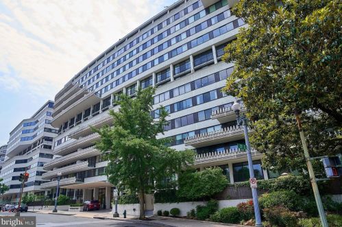 2700 Virginia Ave, Washington DC  20037-1909 exterior