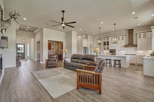 98 Lk Est Dr, Montgomery TX 77356-8066 exterior