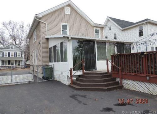 37 Wallace Row, Wallingford, CT 06492-3136