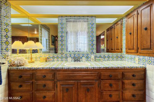 1021 Msn Twin Buttes Rd, Green Valley AZ 85622-8320 exterior