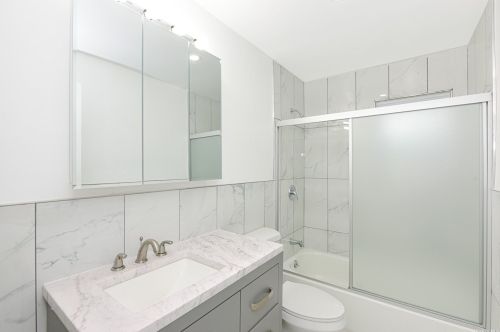 615 Arcadian Ave, Valley Stream, NY 11580-1407