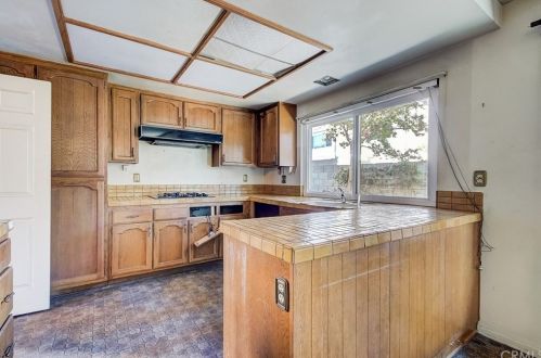 17332 Anglin Ln, Tustin CA 92780-1904 exterior