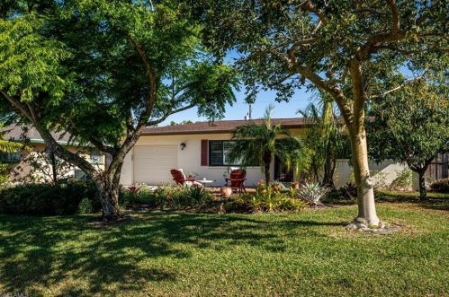 1227 Hilltop Dr, Naples, FL 34103-3323