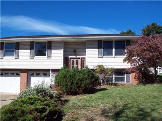 616 Surfside Dr, Pittsburgh, PA 15239-2643