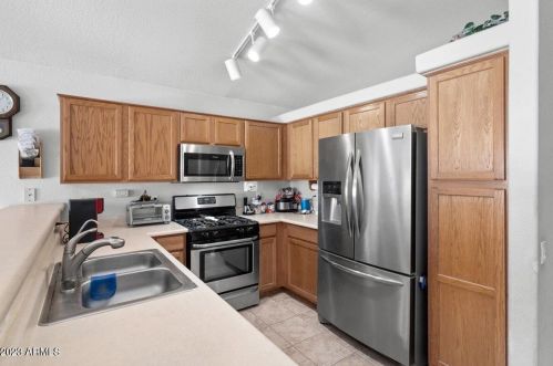 1820 Oakland St, Chandler AZ 85226-2925 exterior