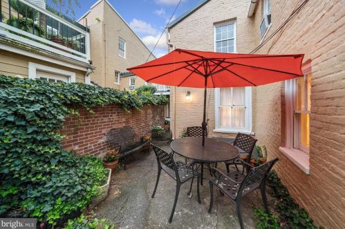 126 Fairfax St, Alexandria VA 22314-3331 exterior