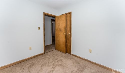 15 Newton Pl, Irvington NJ 07111-1408 exterior