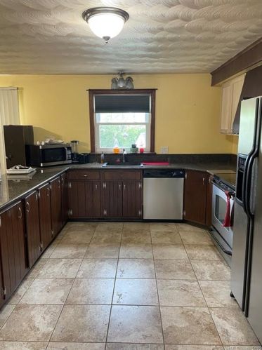 112 High St, Derby CT 06418-2721 exterior