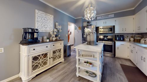 7824 Verona Ct, Milwaukee WI  53219-3860 exterior