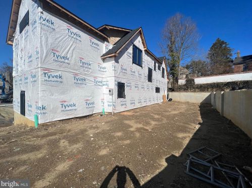 6627 Lincoln Dr, Philadelphia PA exterior