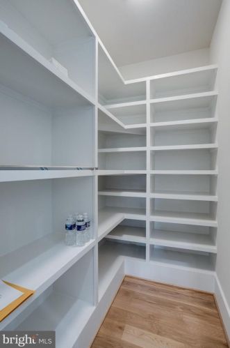 6801 Dillon Ave, Mc Lean VA  22101-4435 exterior