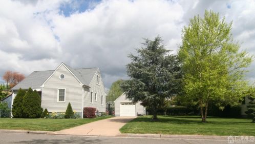 33 Irving St, Edison, NJ 08817-4407