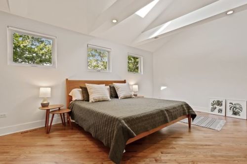 1859 California, Chicago IL 60647-4247 exterior