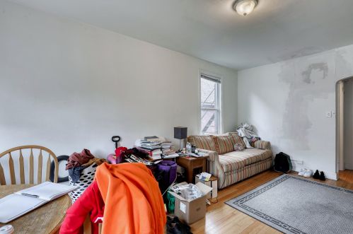 136 1 St, Milwaukee WI 53207-0014 exterior